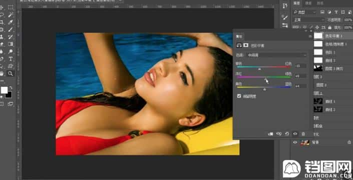 Photoshop调出泳池美女照片古铜色效果
