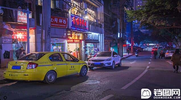 LR调出橙色风格的港风城市街道场景