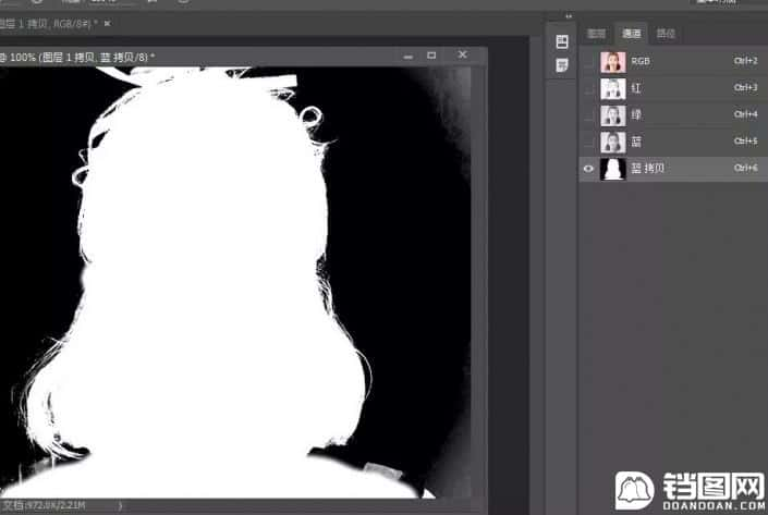 Photoshop使用通道工具给人像进修抠图
